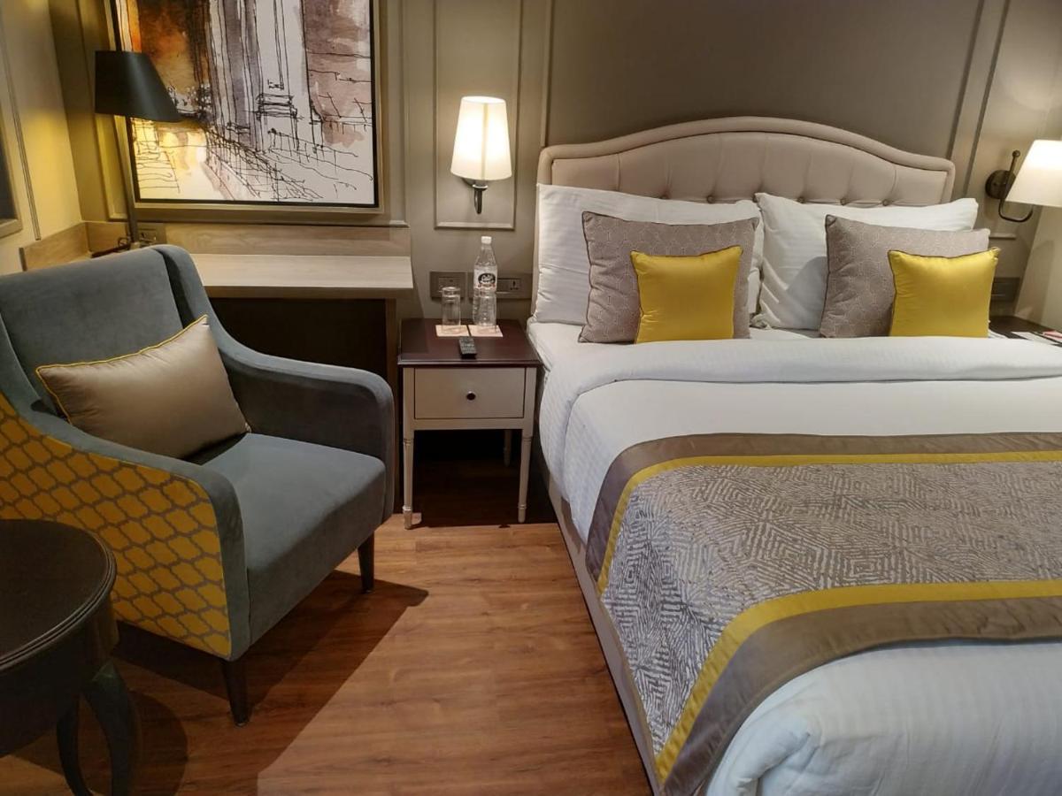 The Corus Hotel Nowe Delhi Zewnętrze zdjęcie