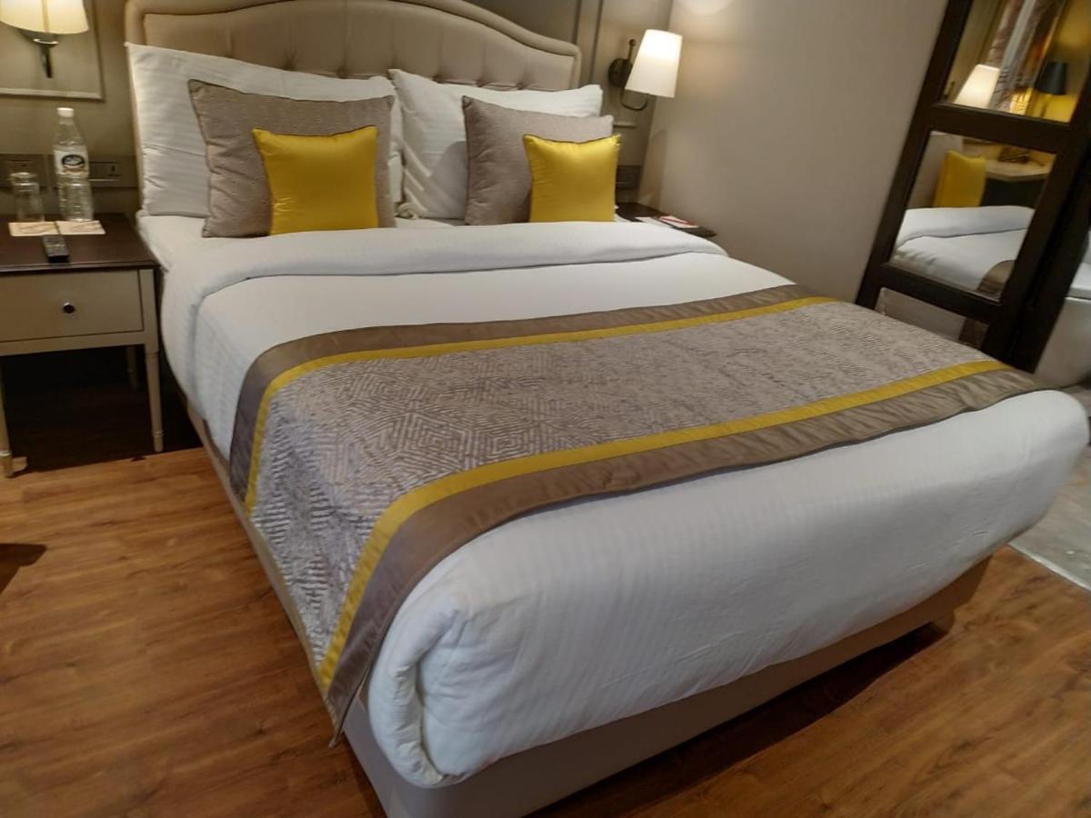 The Corus Hotel Nowe Delhi Zewnętrze zdjęcie