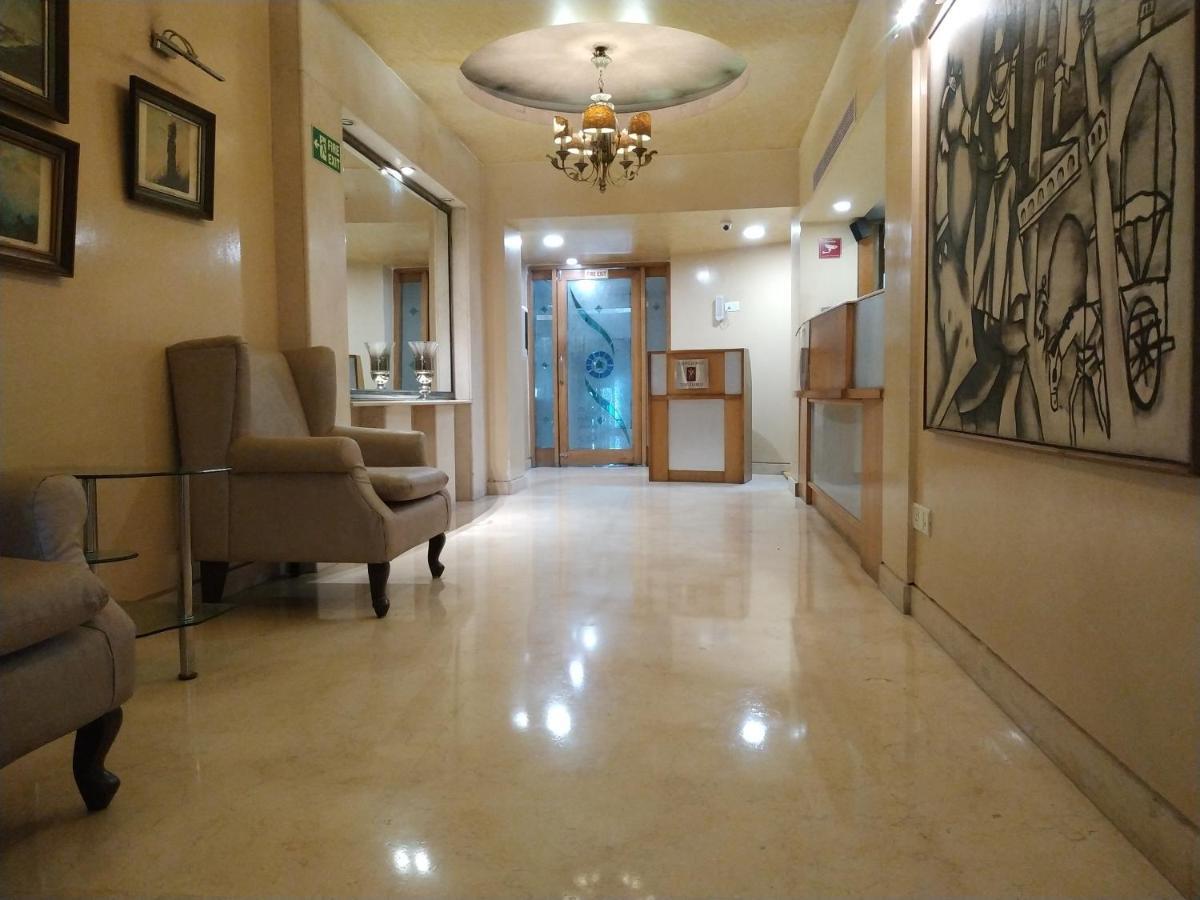 The Corus Hotel Nowe Delhi Zewnętrze zdjęcie