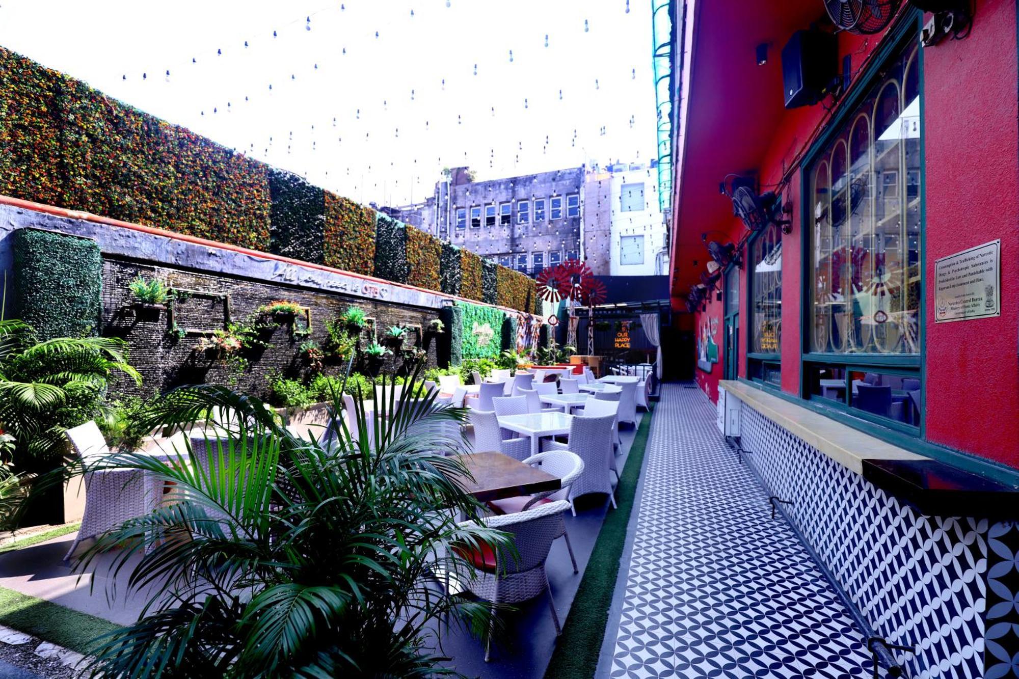 The Corus Hotel Nowe Delhi Zewnętrze zdjęcie