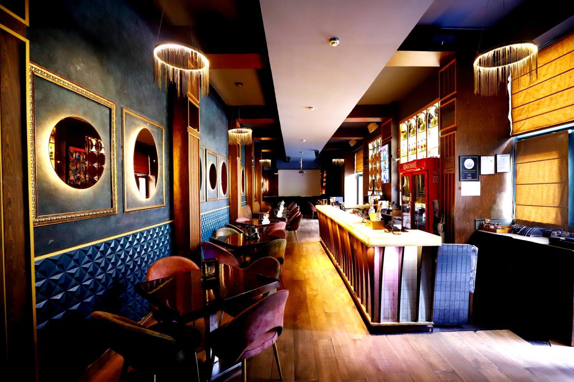 The Corus Hotel Nowe Delhi Zewnętrze zdjęcie