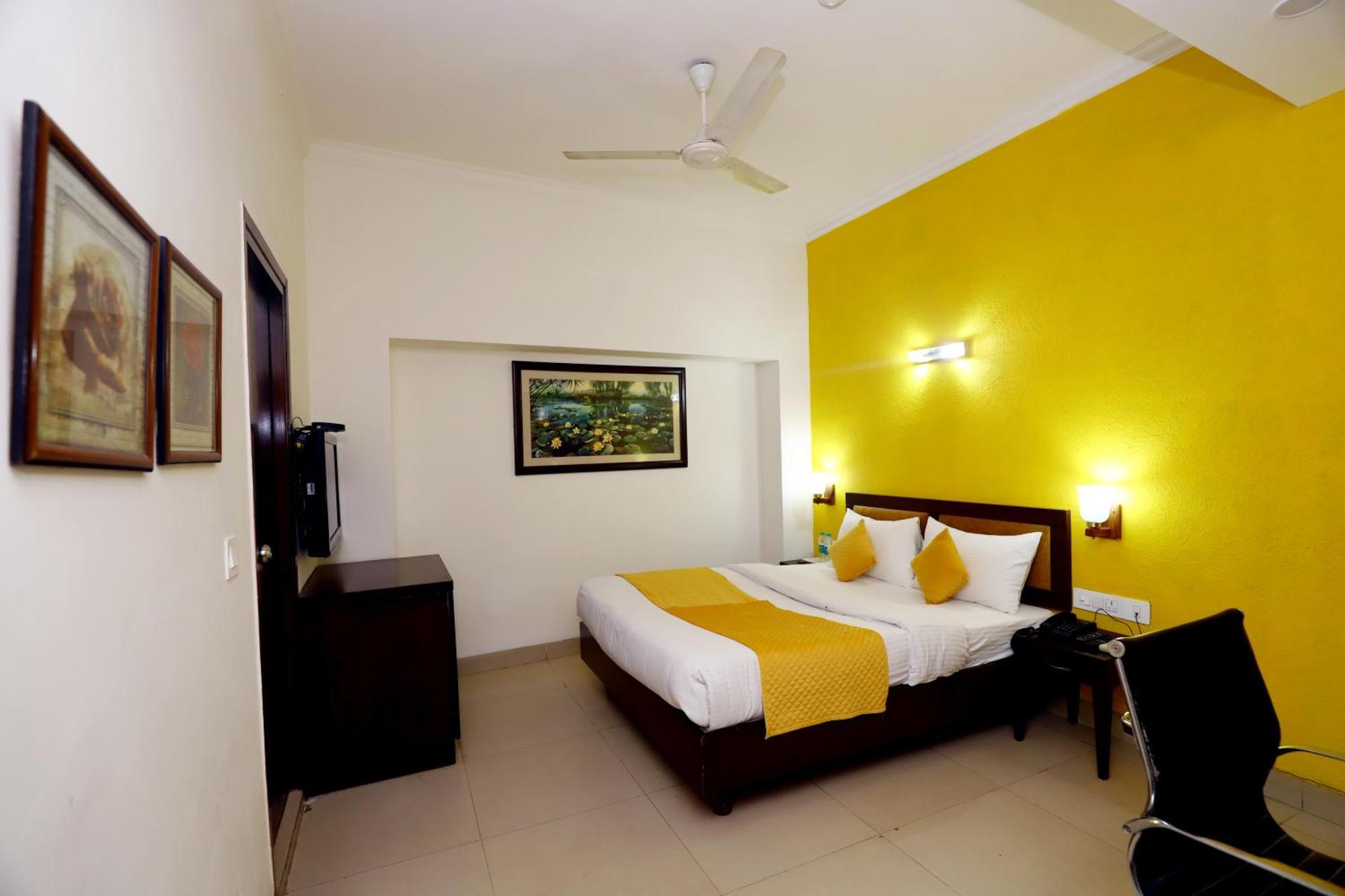 The Corus Hotel Nowe Delhi Zewnętrze zdjęcie