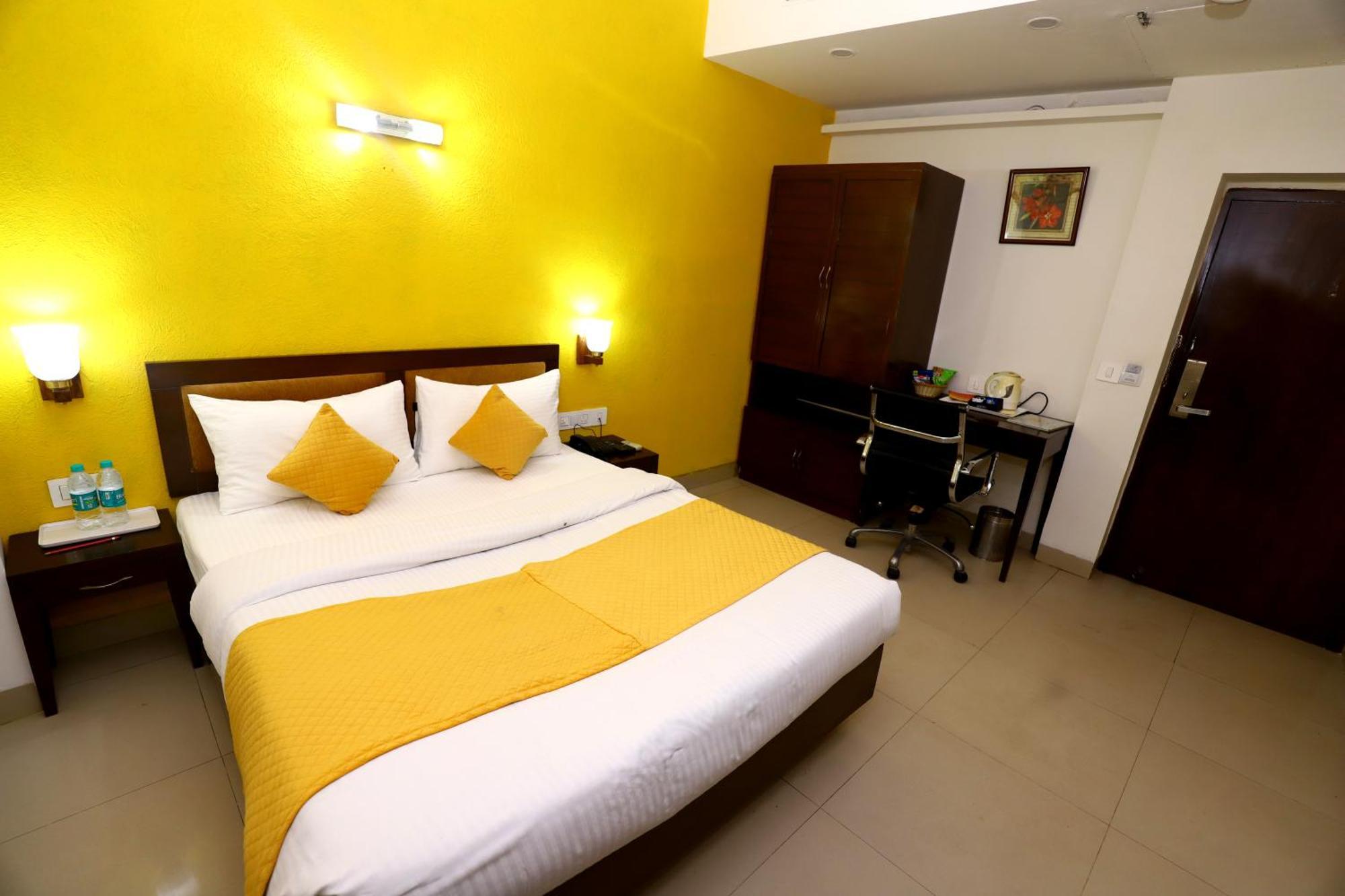 The Corus Hotel Nowe Delhi Zewnętrze zdjęcie