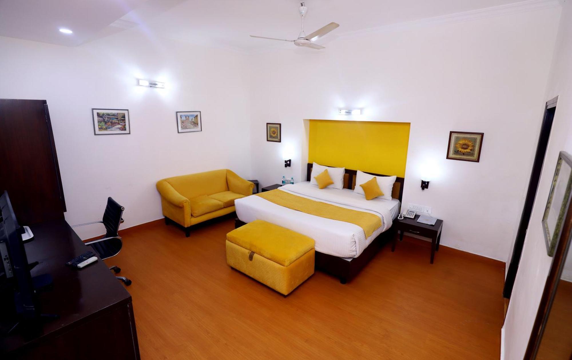 The Corus Hotel Nowe Delhi Zewnętrze zdjęcie