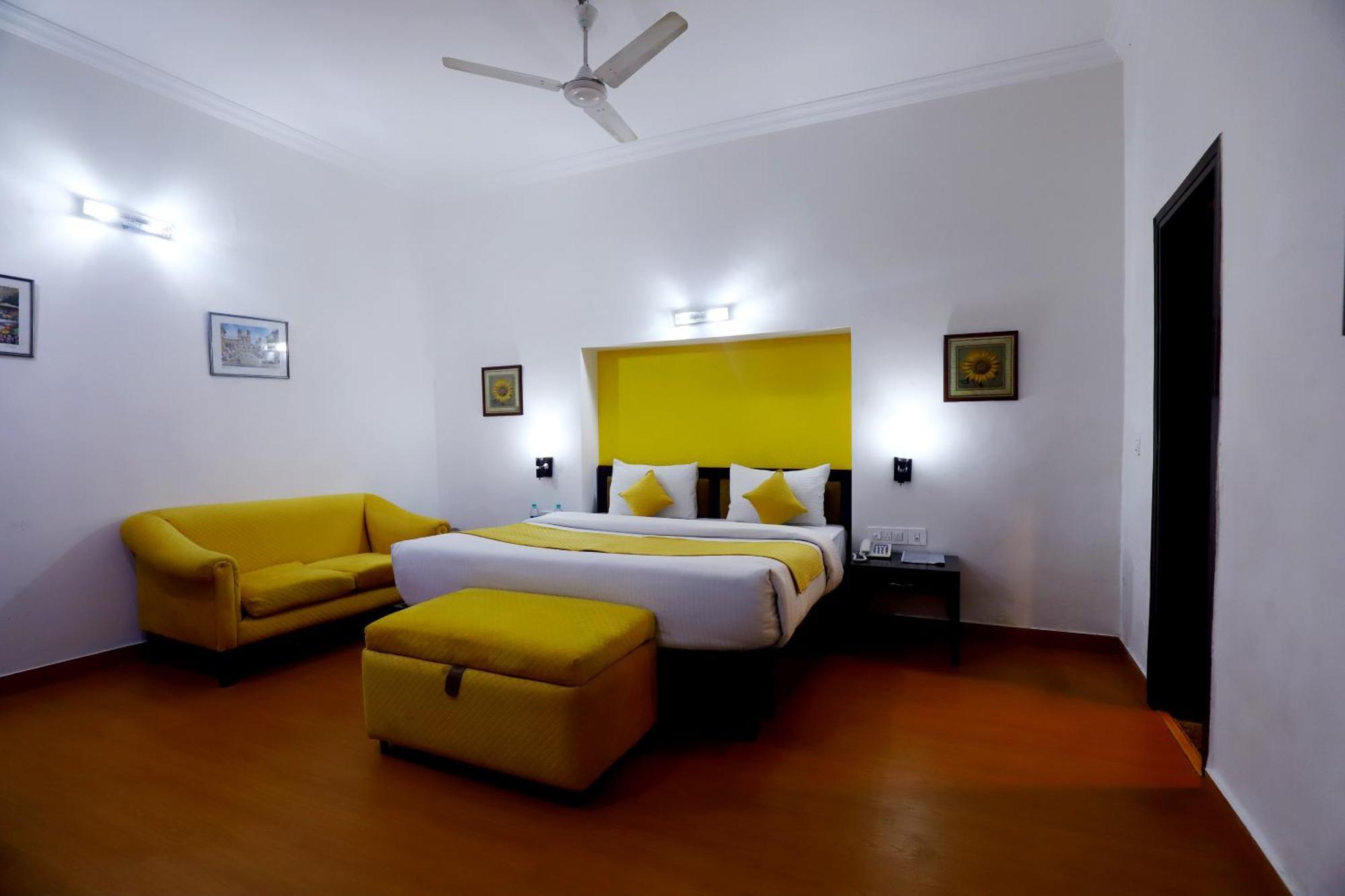 The Corus Hotel Nowe Delhi Zewnętrze zdjęcie
