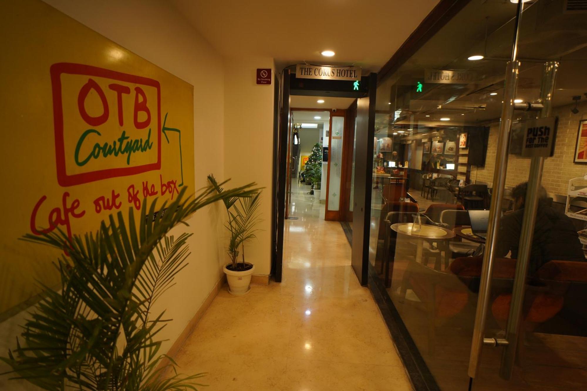 The Corus Hotel Nowe Delhi Zewnętrze zdjęcie