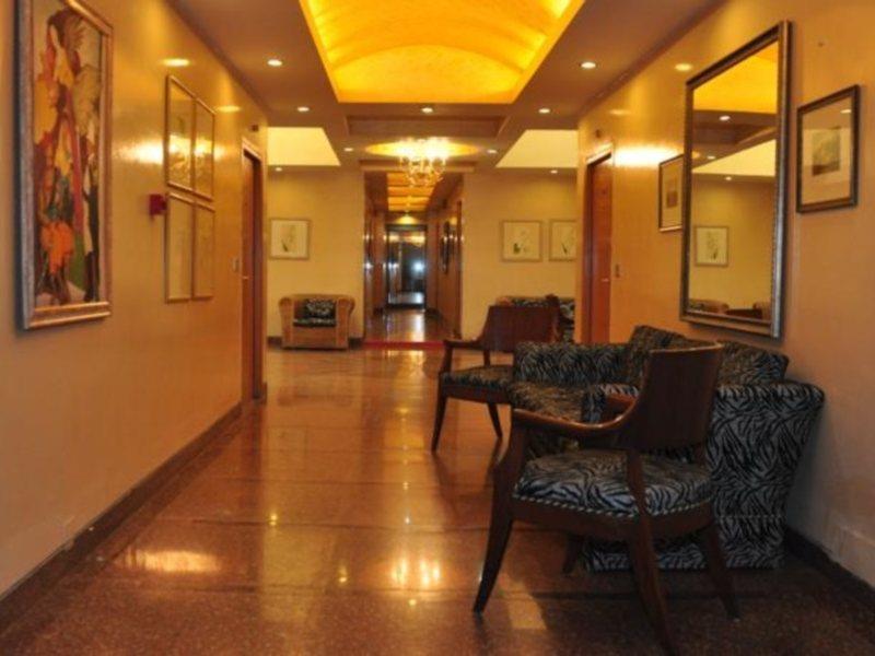 The Corus Hotel Nowe Delhi Zewnętrze zdjęcie