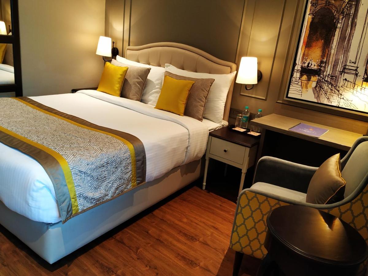 The Corus Hotel Nowe Delhi Zewnętrze zdjęcie